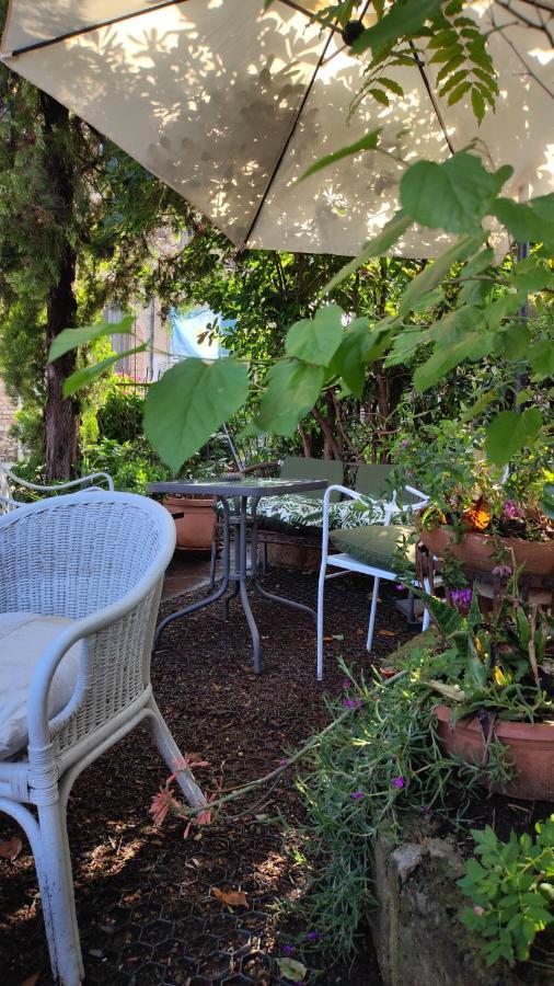 B&B Lamagia Di Corte Moronati 시르미오네 외부 사진