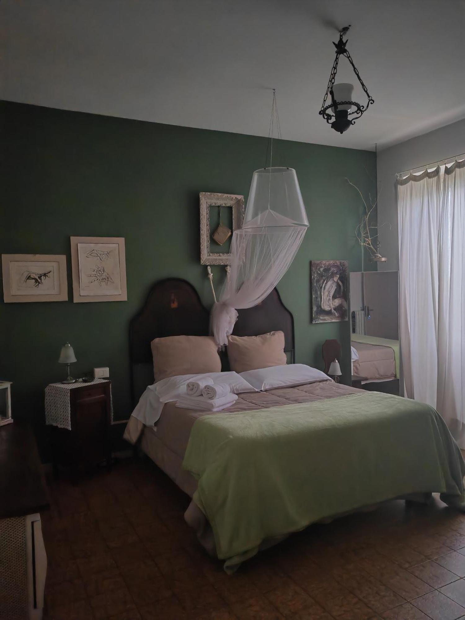 B&B Lamagia Di Corte Moronati 시르미오네 외부 사진